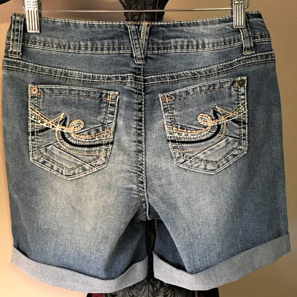 WALLFLOWER Classic Cuffed Denim Shorts Size 3 - Picture 8 of 14